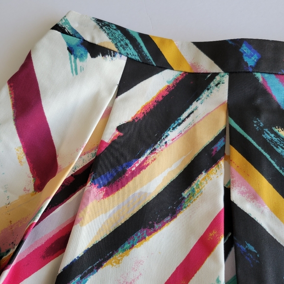 Pleated Mini Skirt with Pockets! - Picture 2 of 10